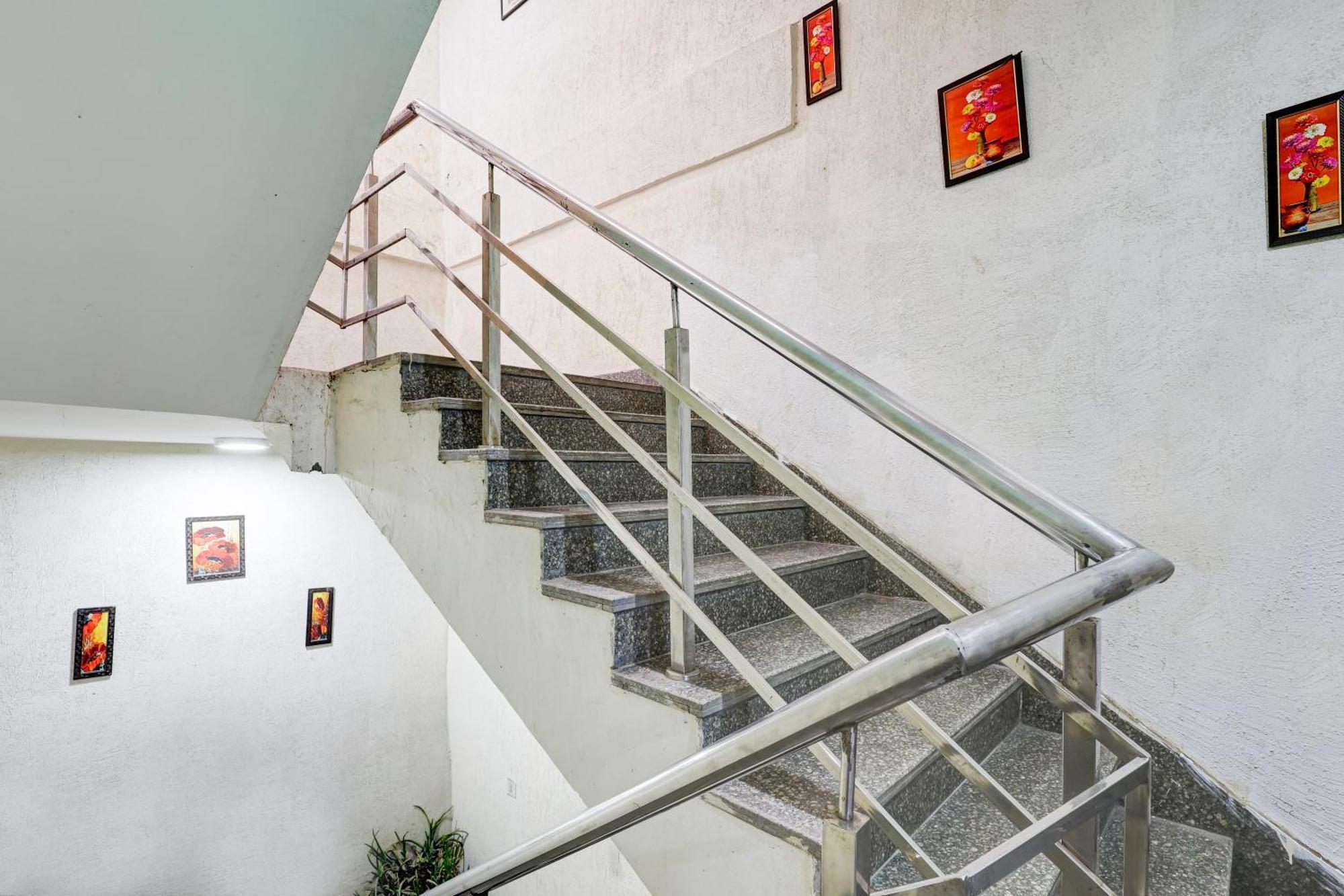 Hotel Aron By The Premium Villa New Delhi Extérieur photo