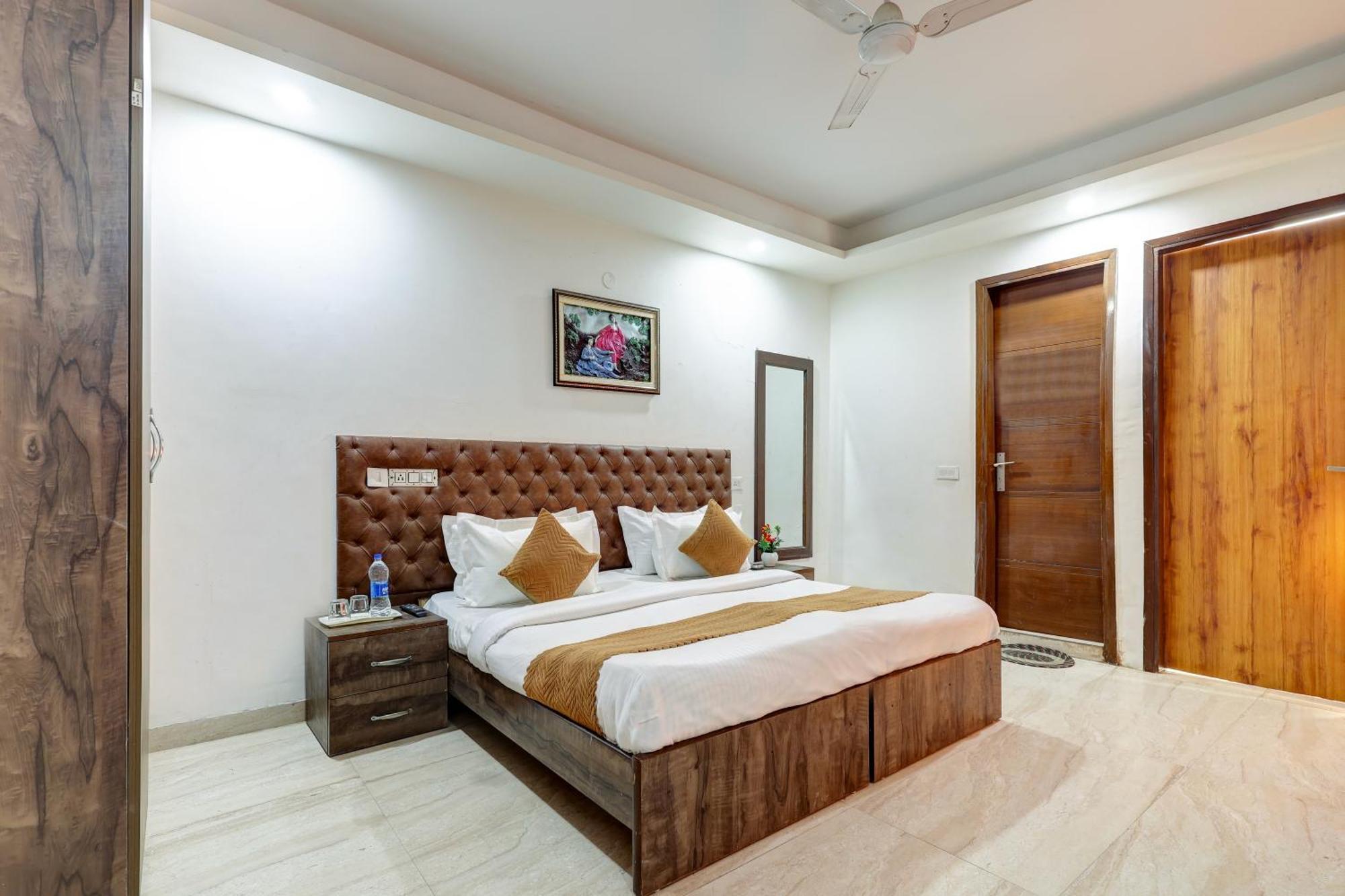 Hotel Aron By The Premium Villa New Delhi Extérieur photo