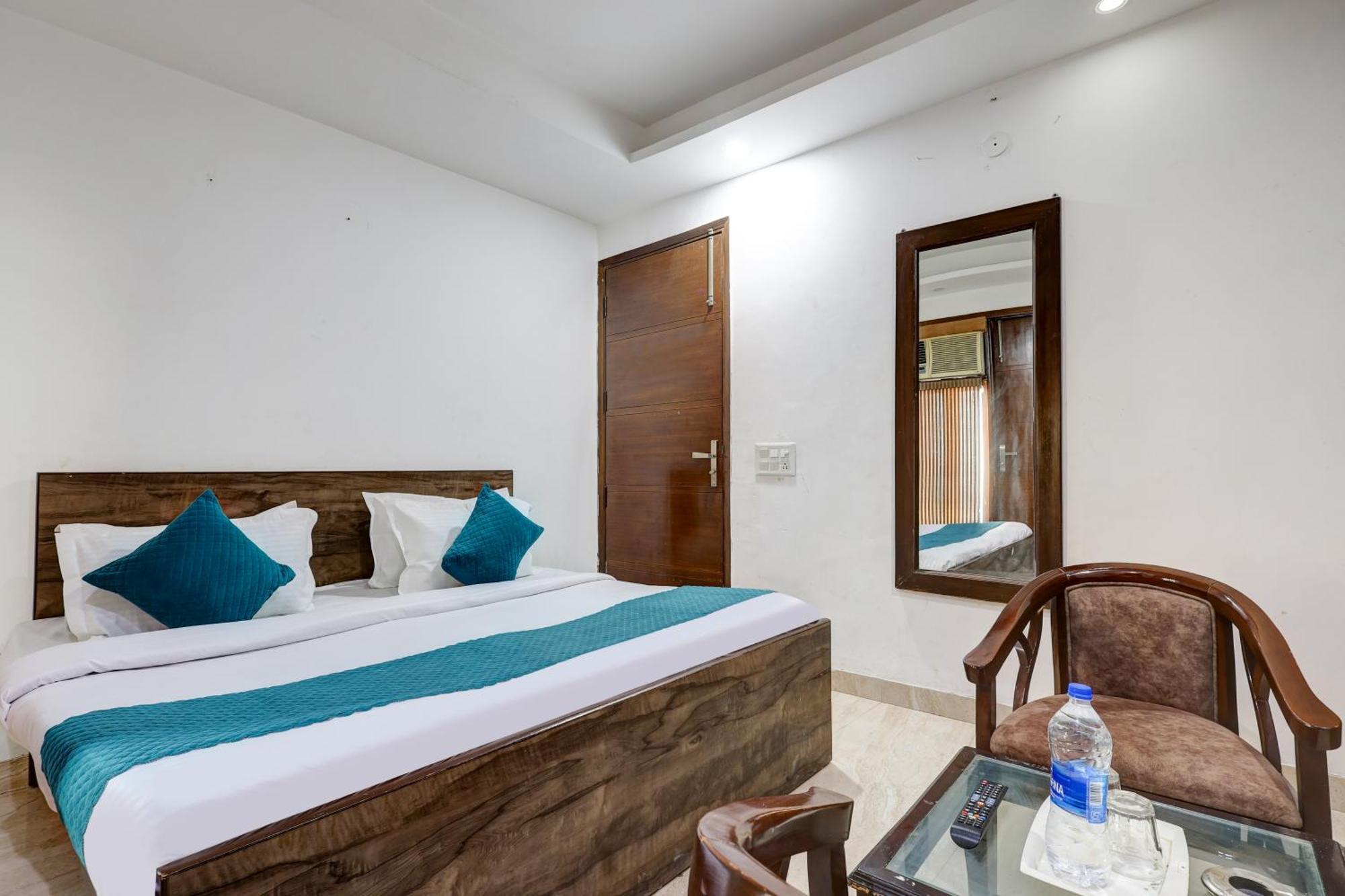 Hotel Aron By The Premium Villa New Delhi Extérieur photo
