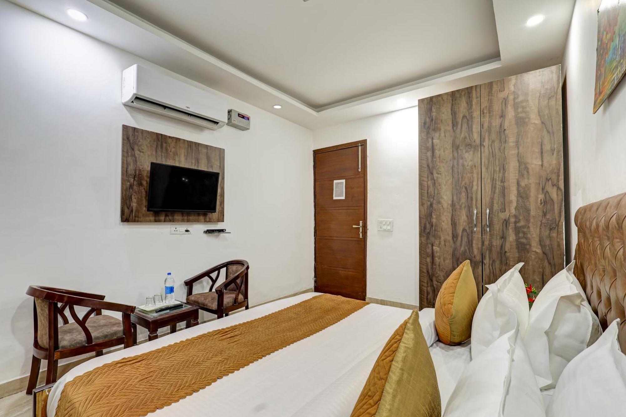 Hotel Aron By The Premium Villa New Delhi Extérieur photo