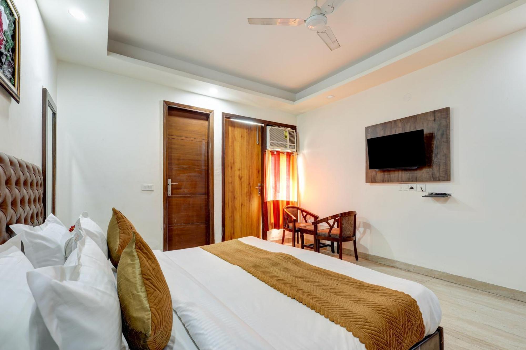 Hotel Aron By The Premium Villa New Delhi Extérieur photo