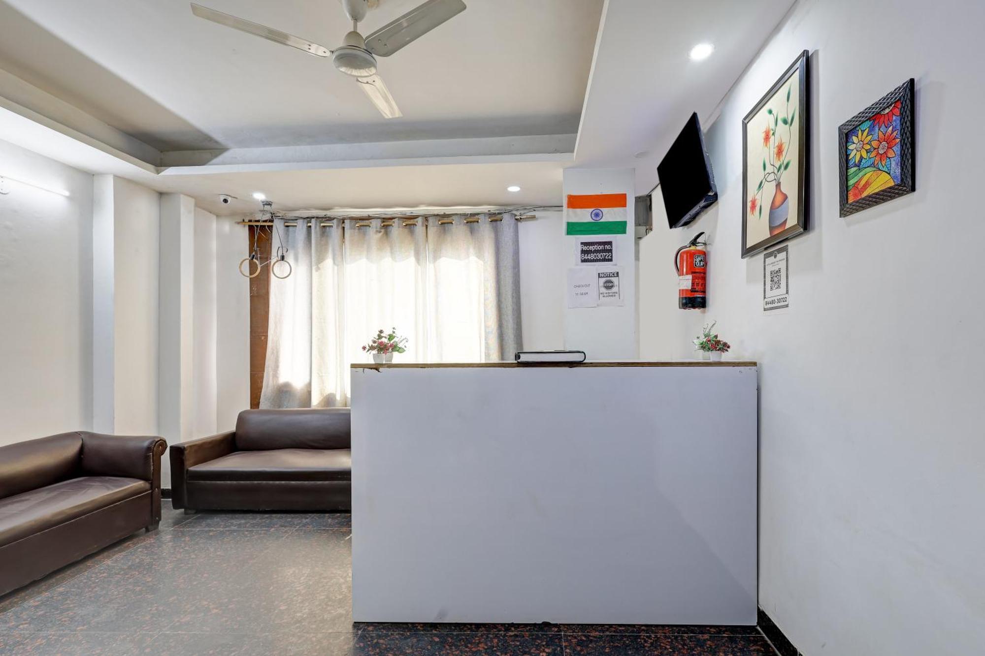 Hotel Aron By The Premium Villa New Delhi Extérieur photo