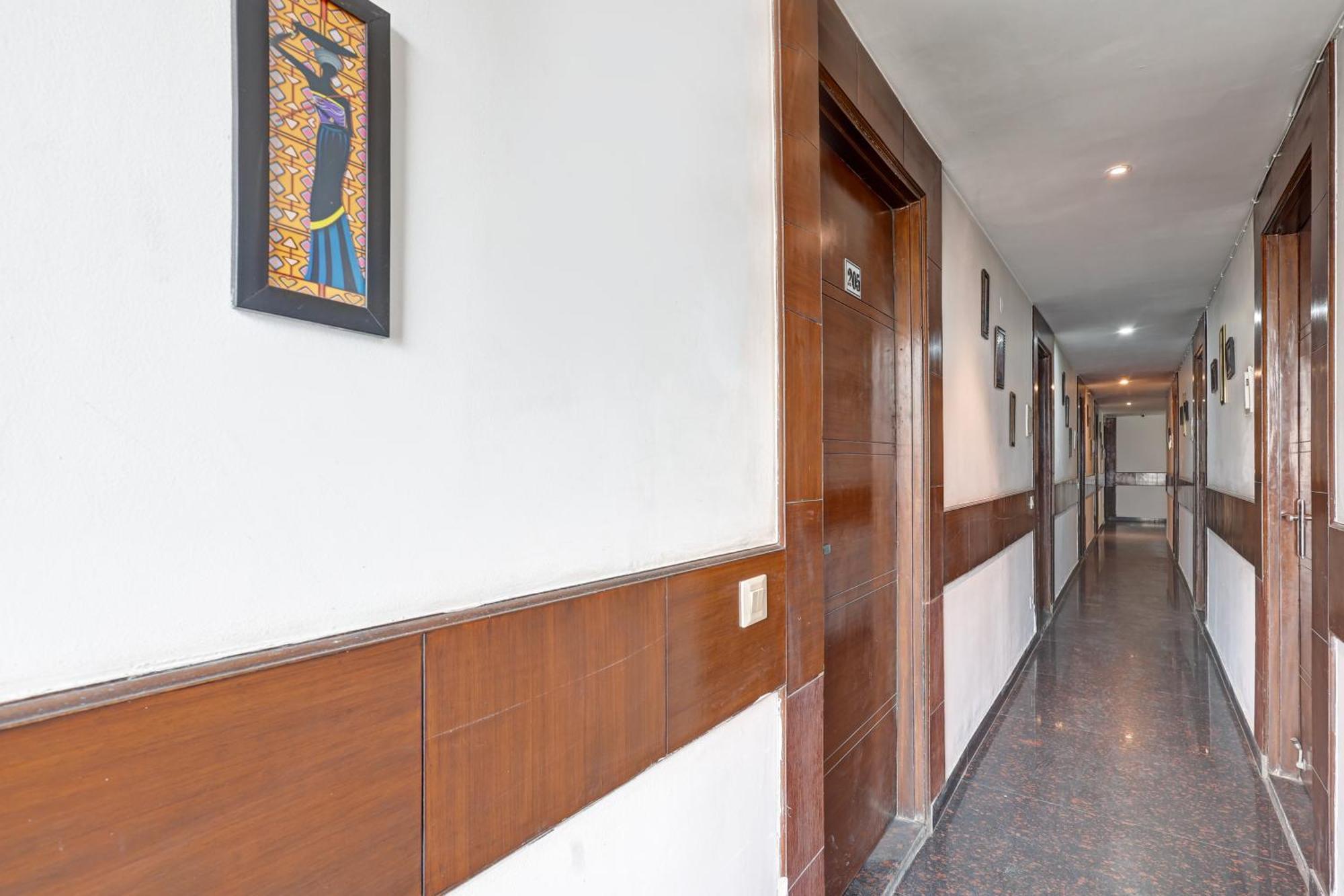 Hotel Aron By The Premium Villa New Delhi Extérieur photo